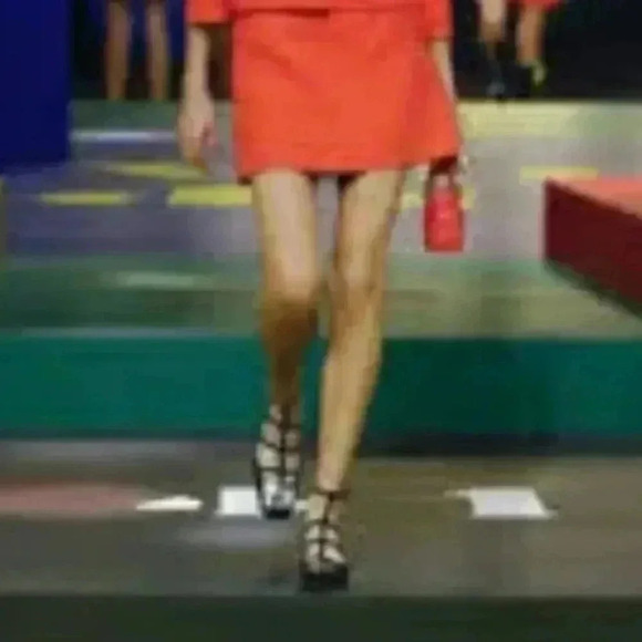 Louise Et Cie Anja Black Strappy Gladiator Sandals - Picture 13 of 16